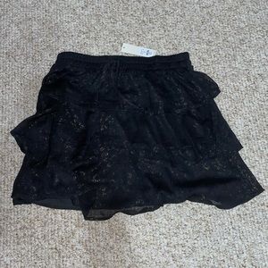 Leslie’s print skirt